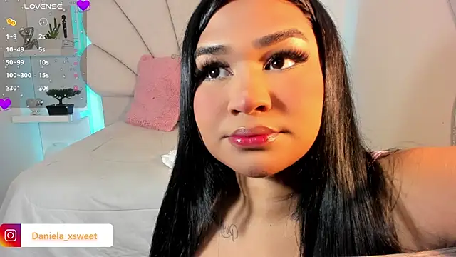 Snapshot of Danielaangelina chatting on 10.03.25 Danielaangelina online show from 10.03.25