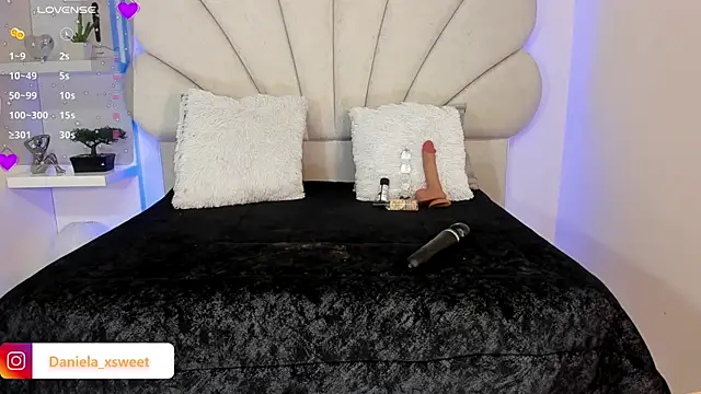 Snapshot of Danielaangelina chatting on 11.23.25 Danielaangelina online show from 11.23.25