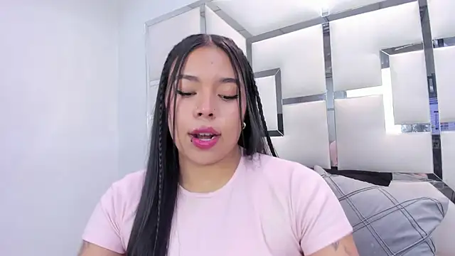 ZoeWan69 online show from 02.03.26