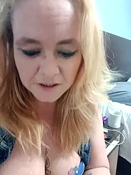 Snapshot of CutiepieMandii143 chatting on 02.25.25 CutiepieMandii143 online show from 02.25.25