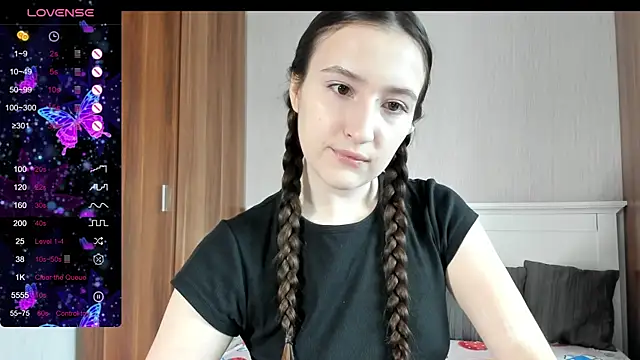 Snapshot of Cute__Nana chatting on 09.29.25 Cute Nana online show from 09.29.25