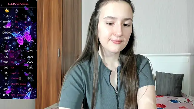 Snapshot of Cute__Nana chatting on 10.01.25 Cute Nana online show from 10.01.25