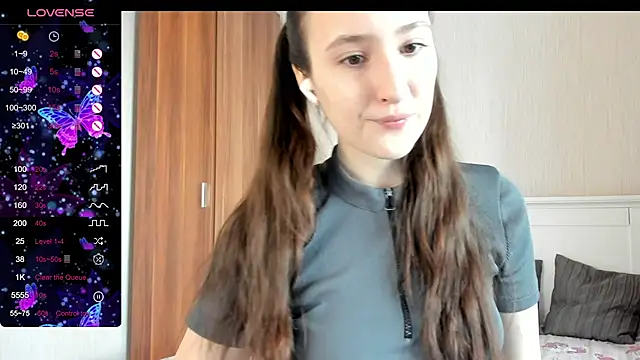 Snapshot of Cute__Nana chatting on 11.02.25 Cute Nana online show from 11.02.25