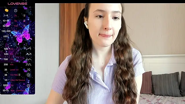 Snapshot of Cute__Nana chatting on 11.23.25 Cute Nana online show from 11.23.25