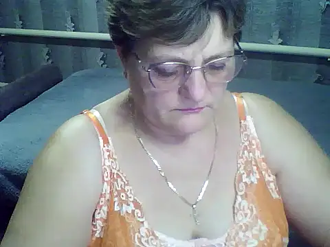 Snapshot of ElzaJewel chatting on 12.05.25 ElzaJewel online show from 12.05.25