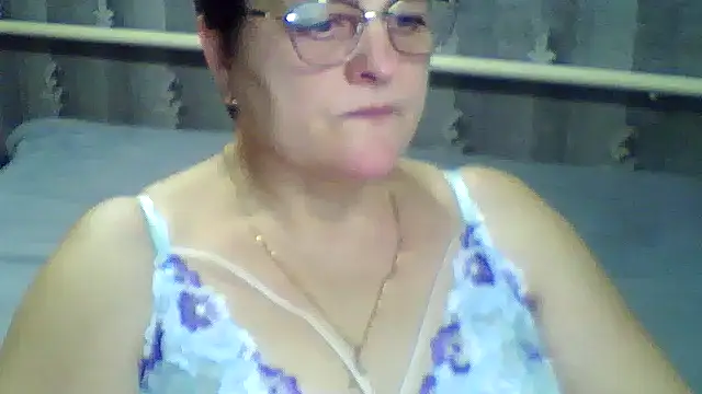 Snapshot of ElzaJewel chatting on 02.15.26 ElzaJewel online show from 02.15.26