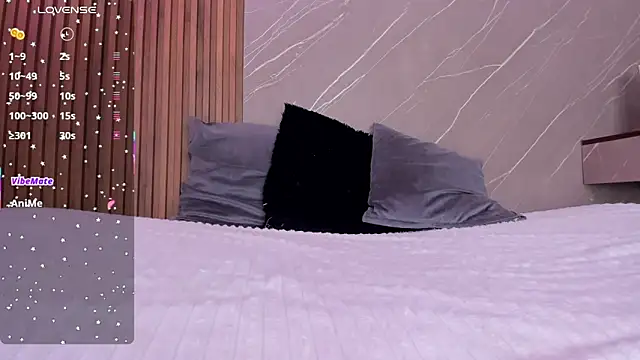 Snapshot of ariana_jhonson1 chatting on 10.25.25 ariana jhonson1 online show from 10.25.25