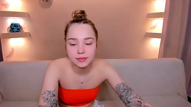 Snapshot of YourMegan chatting on 11.08.25 YourMegan online show from 11.08.25