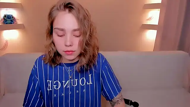 Snapshot of YourMegan chatting on 11.11.25 YourMegan online show from 11.11.25