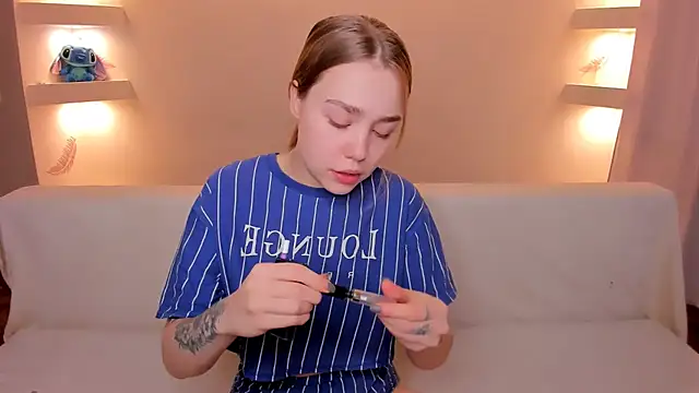 Snapshot of YourMegan chatting on 11.16.25 YourMegan online show from 11.16.25