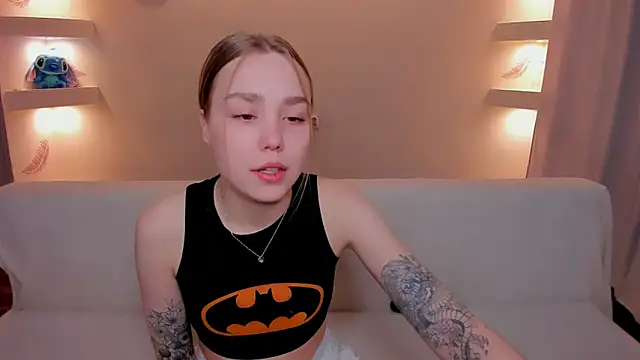 Snapshot of YourMegan chatting on 11.18.25 YourMegan online show from 11.18.25