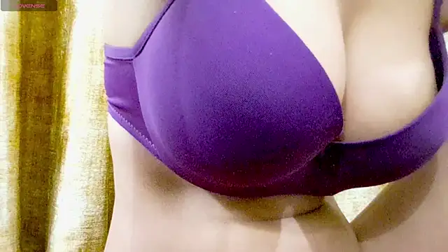 RAYI 01 online show from 10.14.25