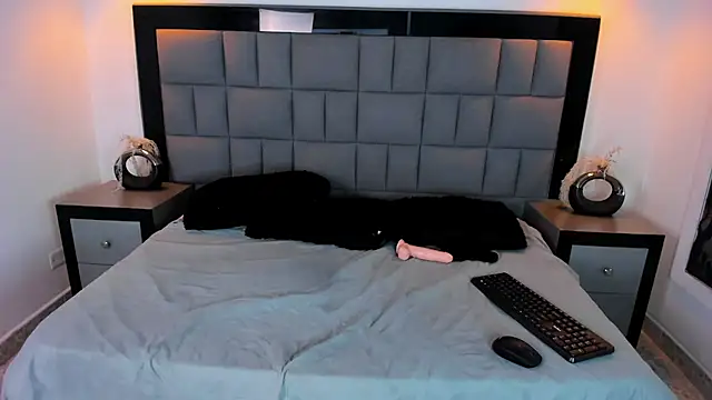 Your Lady Milf online show from 03.20.25