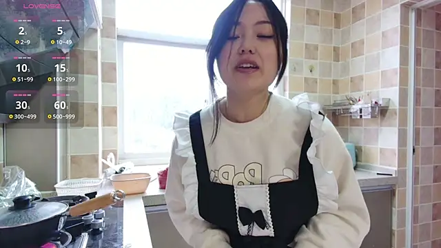 nanaliu6 online show from 03.19.25