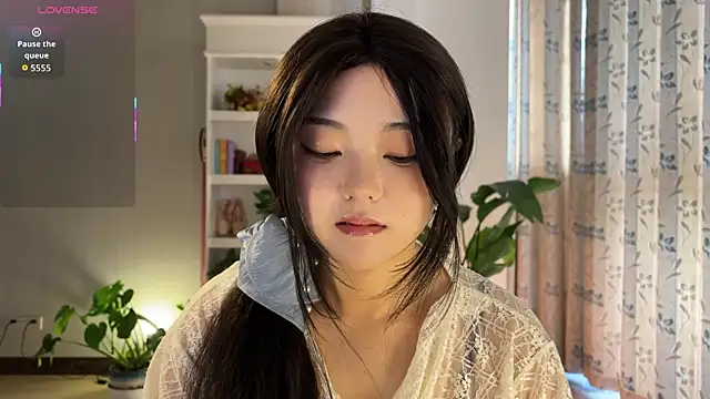 nanaliu6 online show from 10.15.25