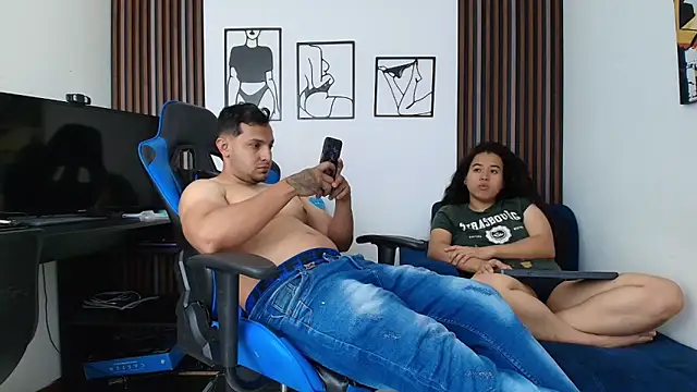 Snapshot of ema_abby chatting on 09.14.25 ema abby online show from 09.14.25