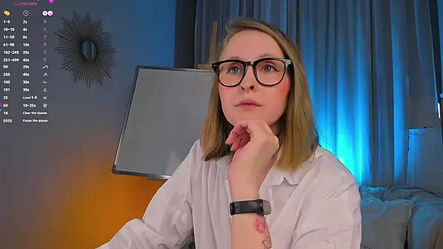 Agatha Mott online show from 03.21.25