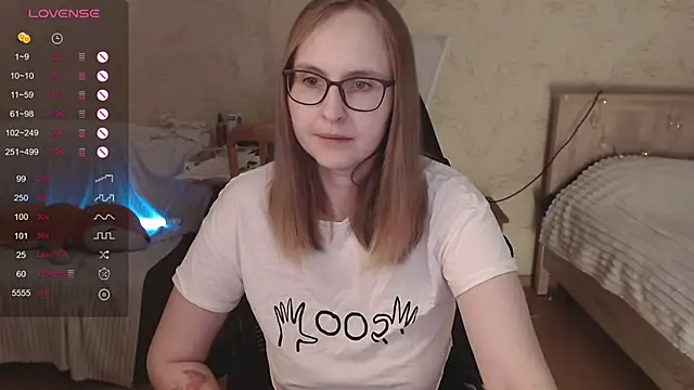 Agatha Mott online show from 10.05.25