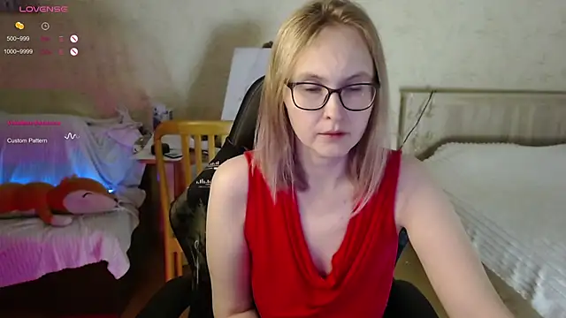 Agatha Mott online show from 10.25.25