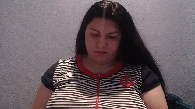 KiraSwee online show from 12.18.25