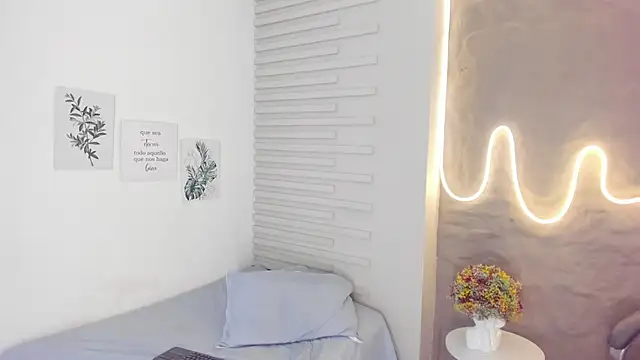 Snapshot of Demy_Ruiz chatting on 03.06.25 Demy Ruiz online show from 03.06.25