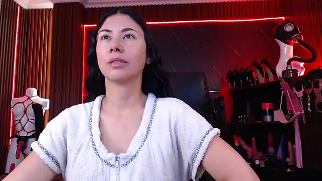 XiaQueen online show from 10.12.25