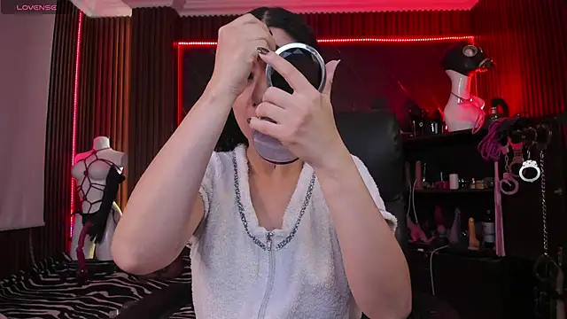 XiaQueen online show from 12.05.25