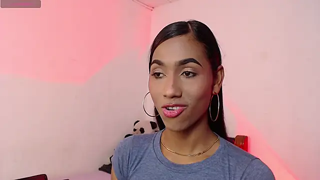 Snapshot of Alissemasiel chatting on 12.15.25 Alissemasiel online show from 12.15.25