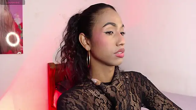 Snapshot of Alissemasiel chatting on 12.23.25 Alissemasiel online show from 12.23.25