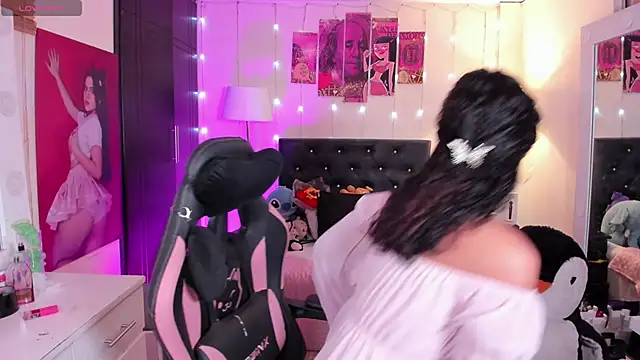 Snapshot of Alissemasiel chatting on 04.01.26 Alissemasiel online show from 04.01.26