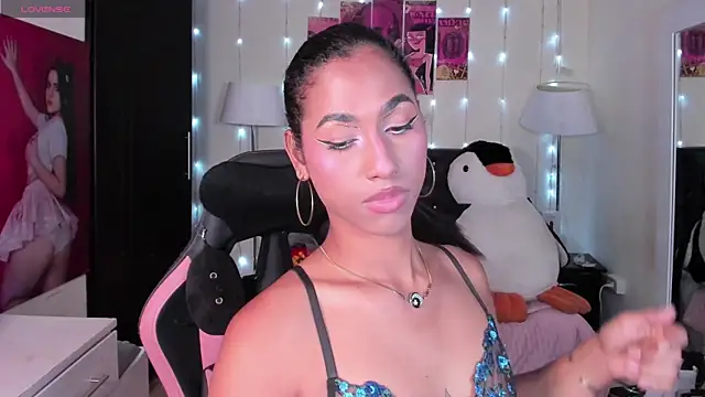 Snapshot of Alissemasiel chatting on 04.15.26 Alissemasiel online show from 04.15.26