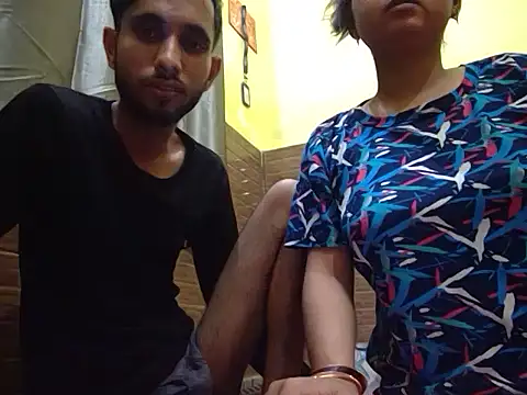 Snapshot of Queen_Couple chatting on 02.28.25 Queen Couple online show from 02.28.25