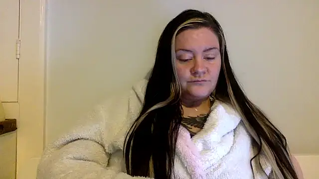 AureliaXOX online show from 02.12.25