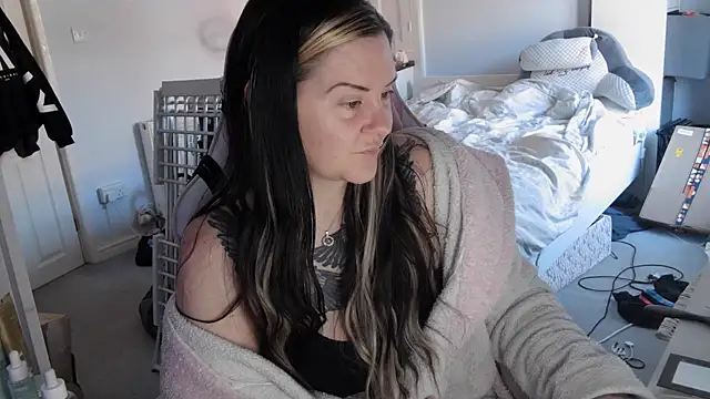 AureliaXOX online show from 03.08.25