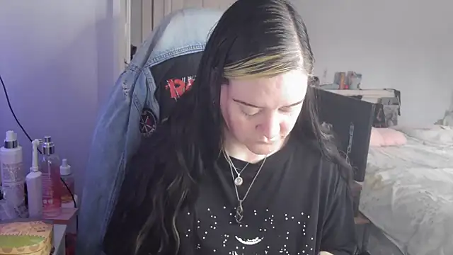 AureliaXOX online show from 09.17.25