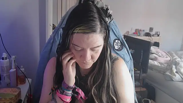 AureliaXOX online show from 09.21.25