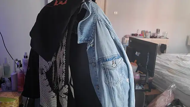 AureliaXOX online show from 09.24.25