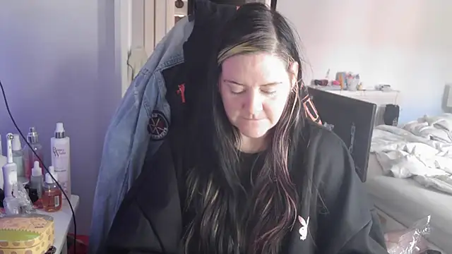 AureliaXOX online show from 09.25.25