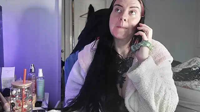 AureliaXOX online show from 11.14.25