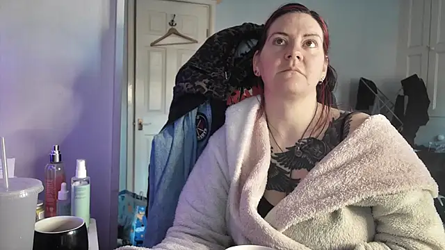 AureliaXOX online show from 11.26.25