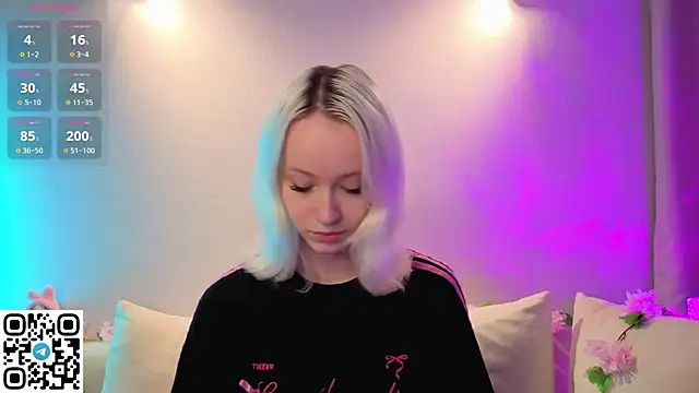 Snapshot of Anadeyaaa chatting on 11.14.25 Anadeyaaa online show from 11.14.25