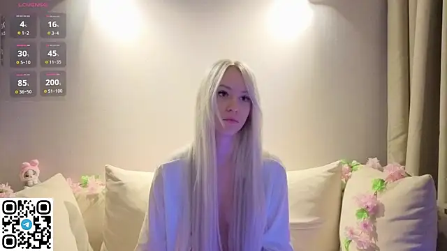 Snapshot of Anadeyaaa chatting on 12.15.25 Anadeyaaa online show from 12.15.25