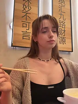 Maria Moonlight online show from 03.03.26