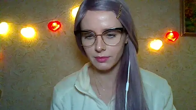 LuminousLady online show from 02.14.25