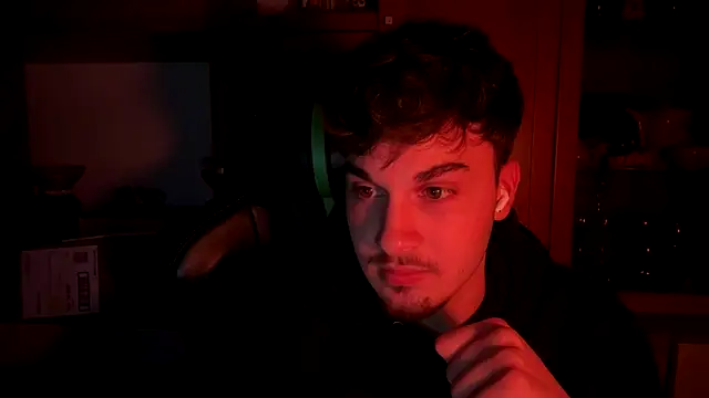 Snapshot of NaplesGuy04 chatting on 02.13.25 NaplesGuy04 online show from 02.13.25