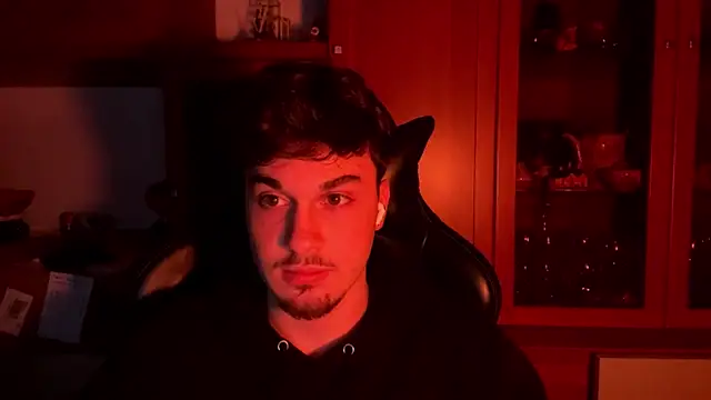 Snapshot of NaplesGuy04 chatting on 02.19.25 NaplesGuy04 online show from 02.19.25