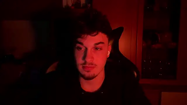 Snapshot of NaplesGuy04 chatting on 02.23.25 NaplesGuy04 online show from 02.23.25