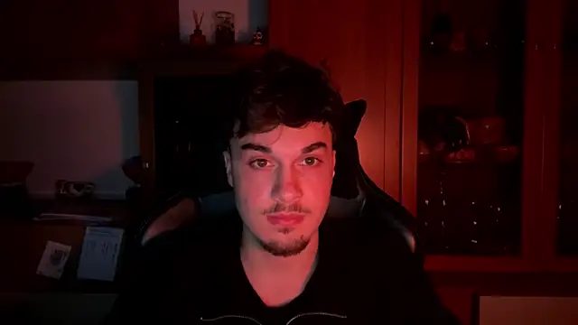 Snapshot of NaplesGuy04 chatting on 02.27.25 NaplesGuy04 online show from 02.27.25