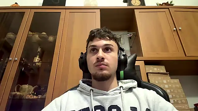 Snapshot of NaplesGuy04 chatting on 01.10.26 NaplesGuy04 online show from 01.10.26