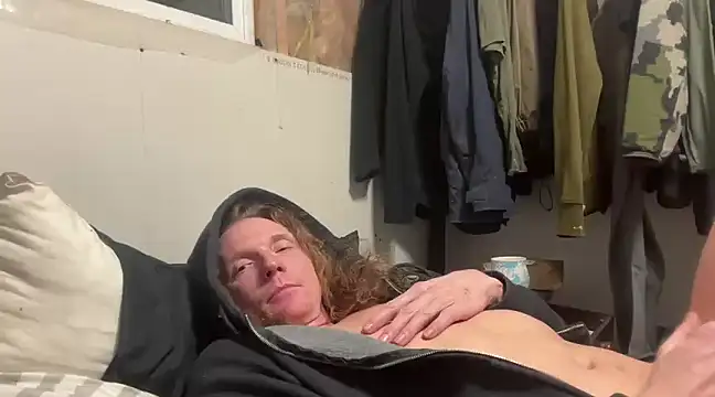 Snapshot of redone8in chatting on 02.05.25 redone8in online show from 02.05.25